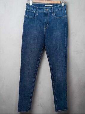Levi’s 721 High Rise Skinny Jeans size 29 Excellent Condition